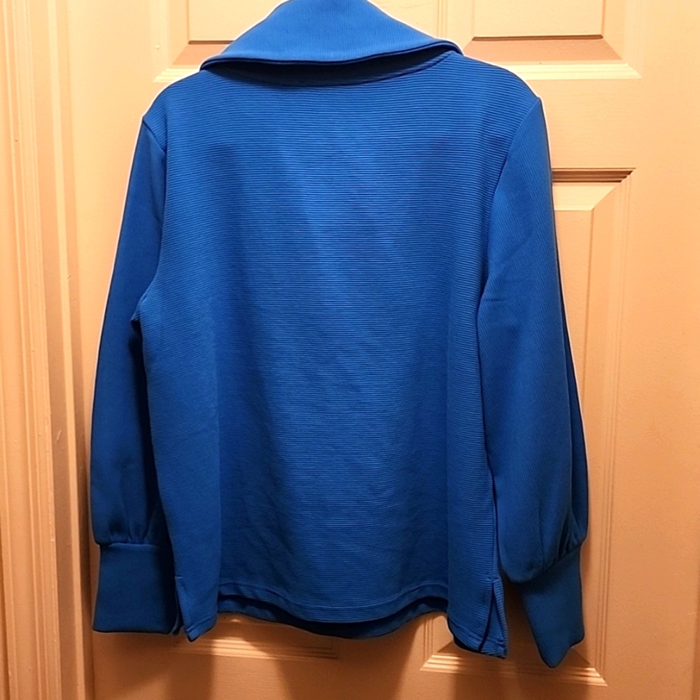 Top - Picture 2 of 3